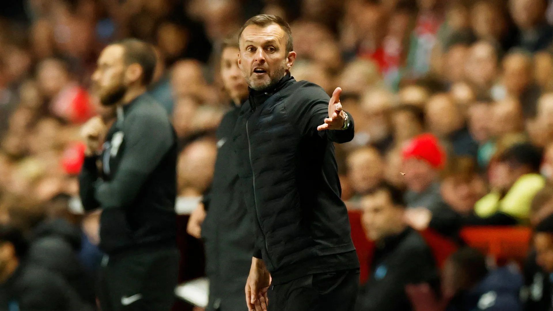 Chân dung HLV Nathan Jones, người dẫn dắt Charlton Athletic thăng hạng Championship qua vòng Play-off League One