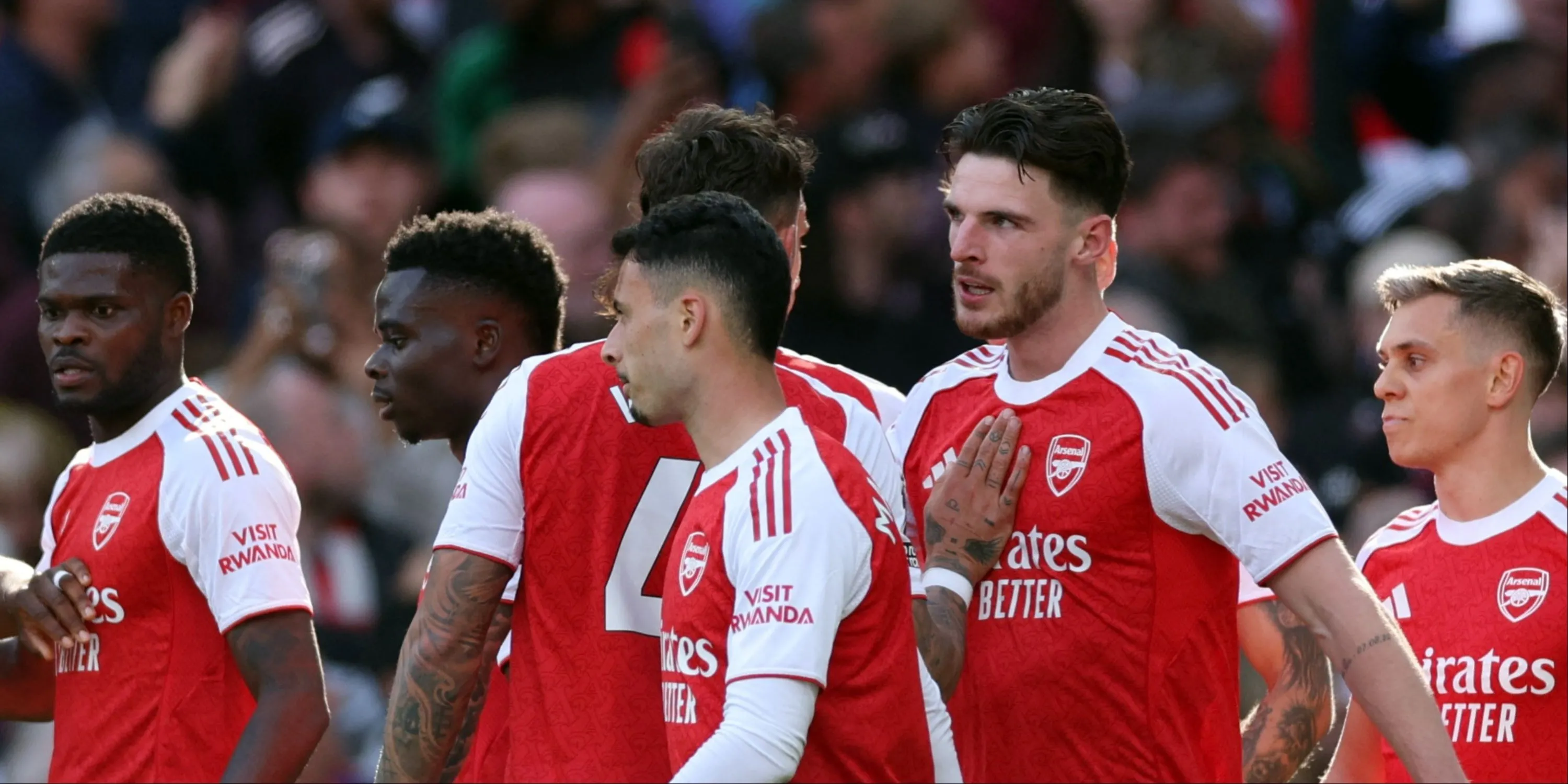 Bộ ba cầu thủ Martinelli, Saka và Rice trong màu áo Arsenal