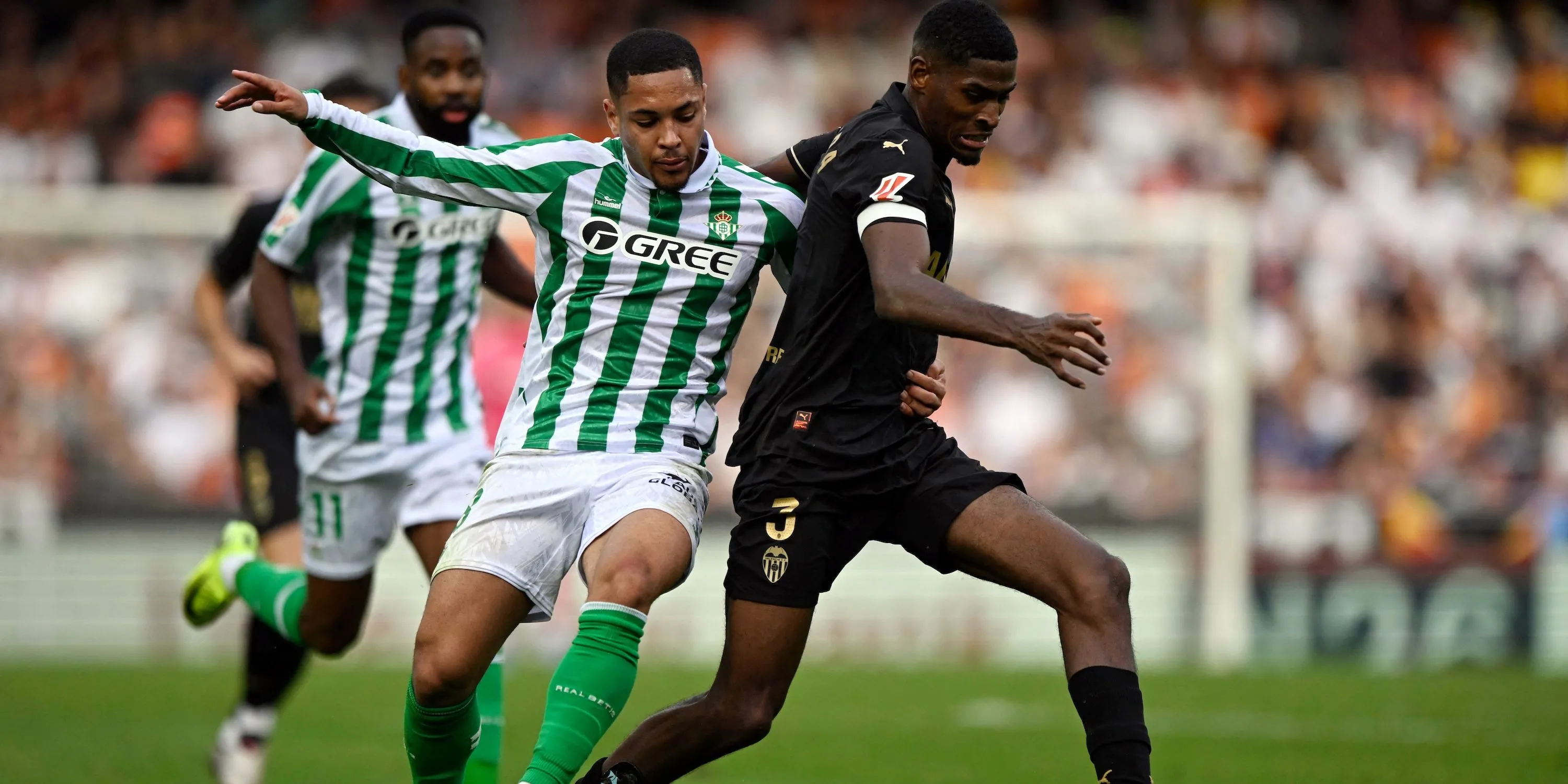 Cristhian Mosquera của Valencia trong một trận đấu