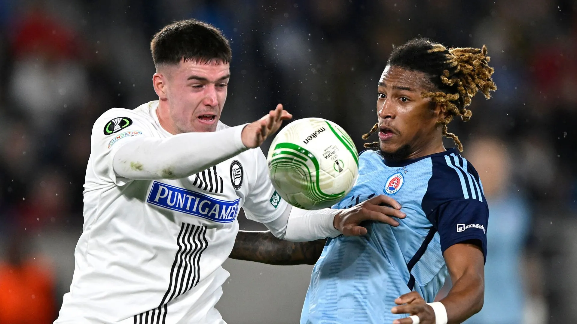 Hậu vệ Max Johnston trong màu áo Sturm Graz, mục tiêu chuyển nhượng của Watford
