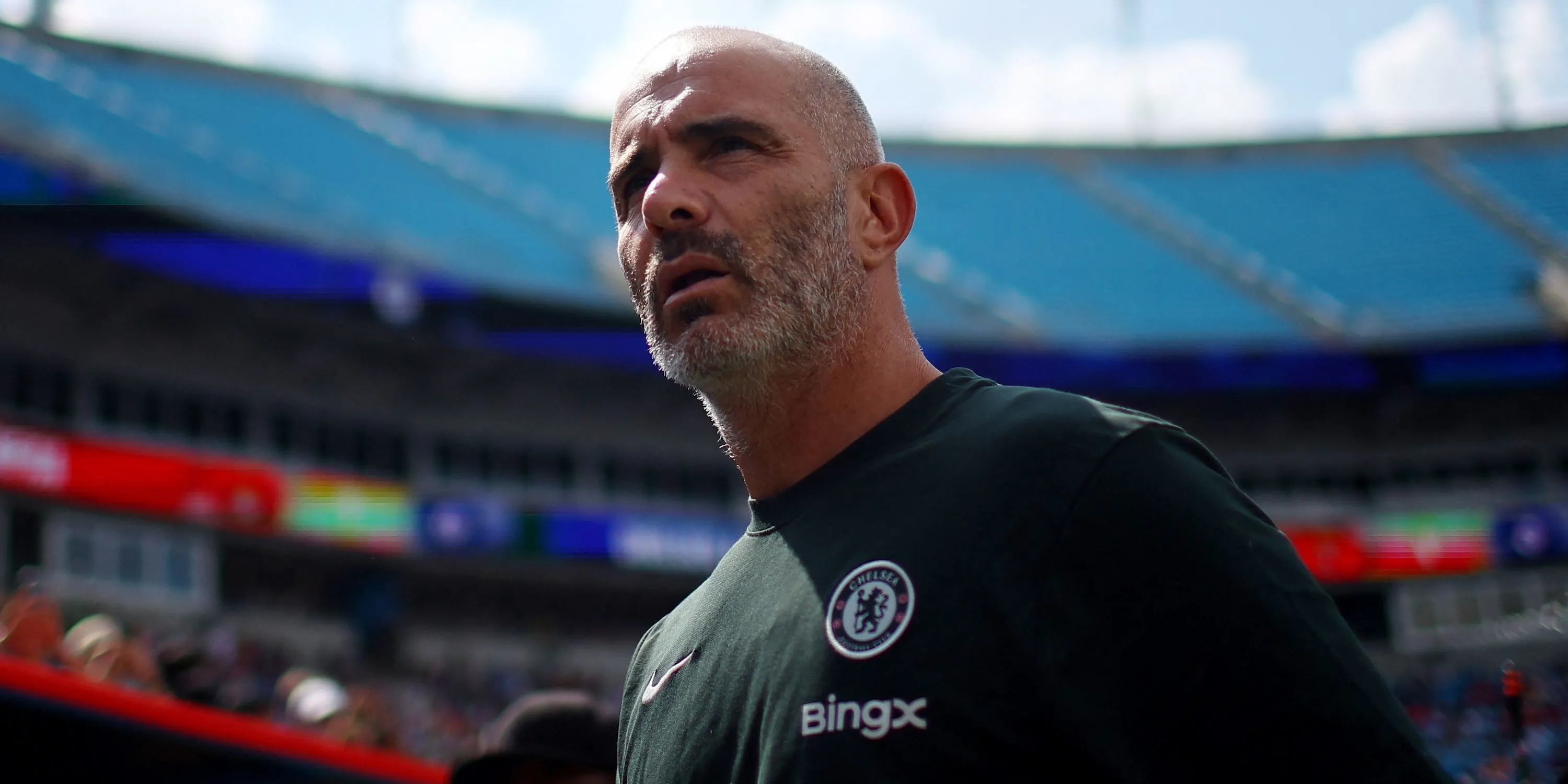 Huấn luyện viên trưởng Chelsea Enzo Maresca trên sân Stamford Bridge