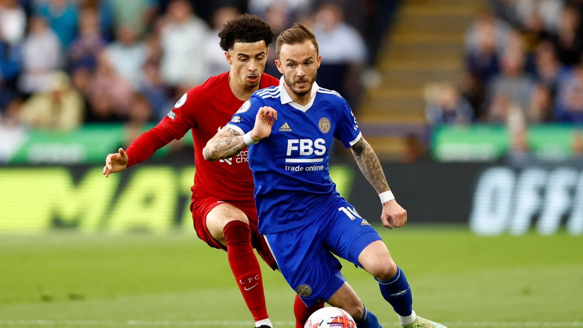 James Maddison sau khi chuyển từ Norwich đến Leicester