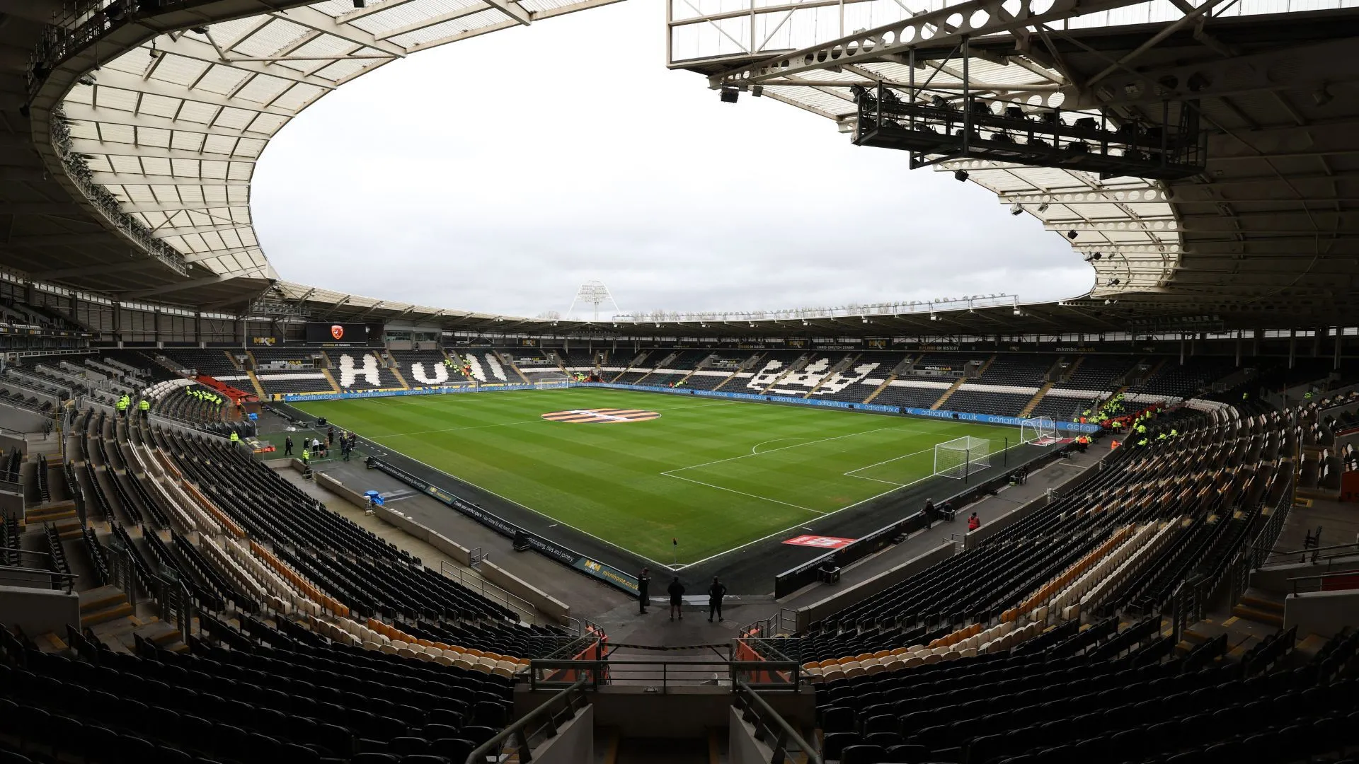 Sân vận động MKM của Hull City, hiện đại nhưng thiếu cá tính