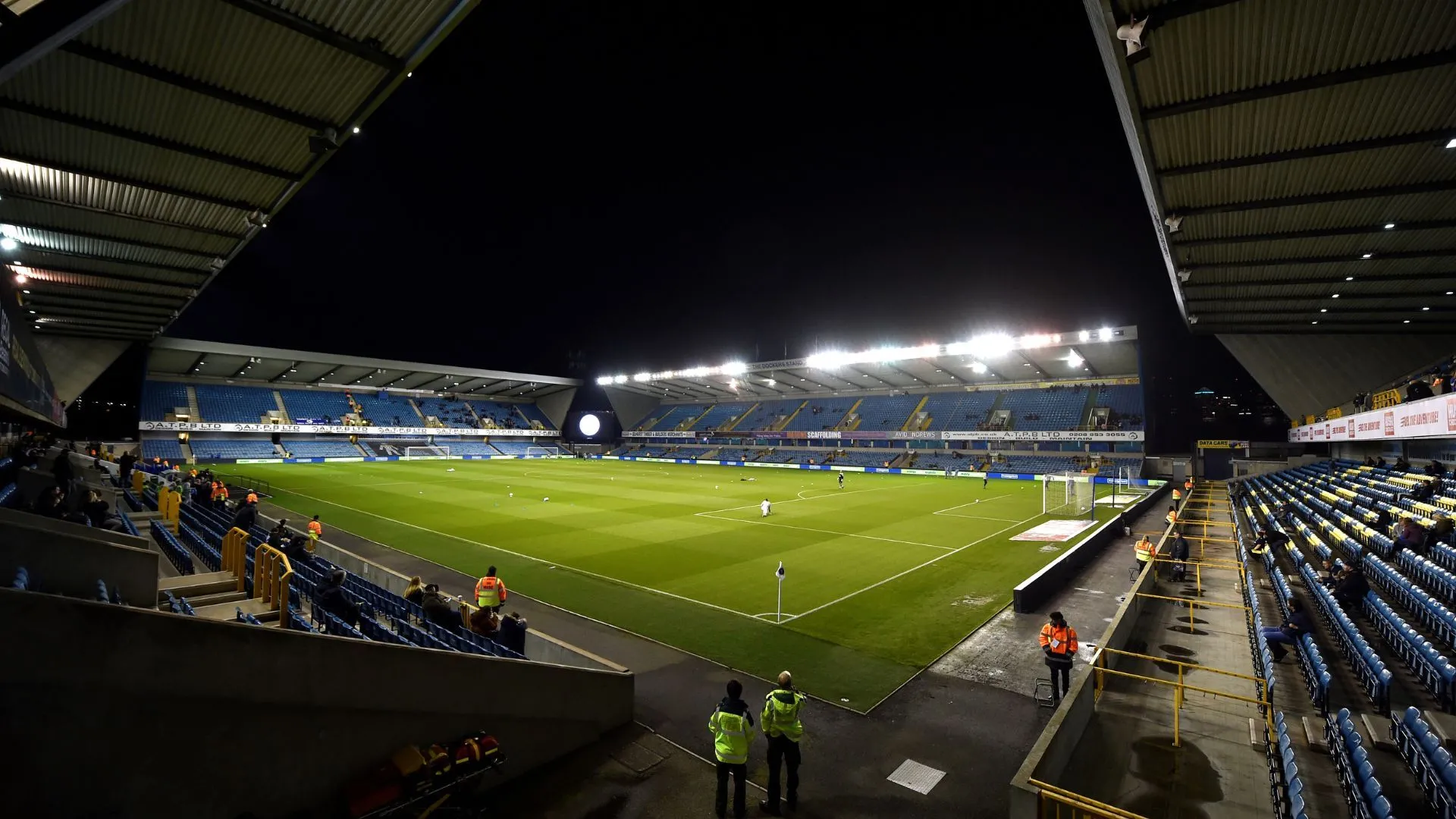 Sân vận động The Den của Millwall nhìn từ bên ngoài