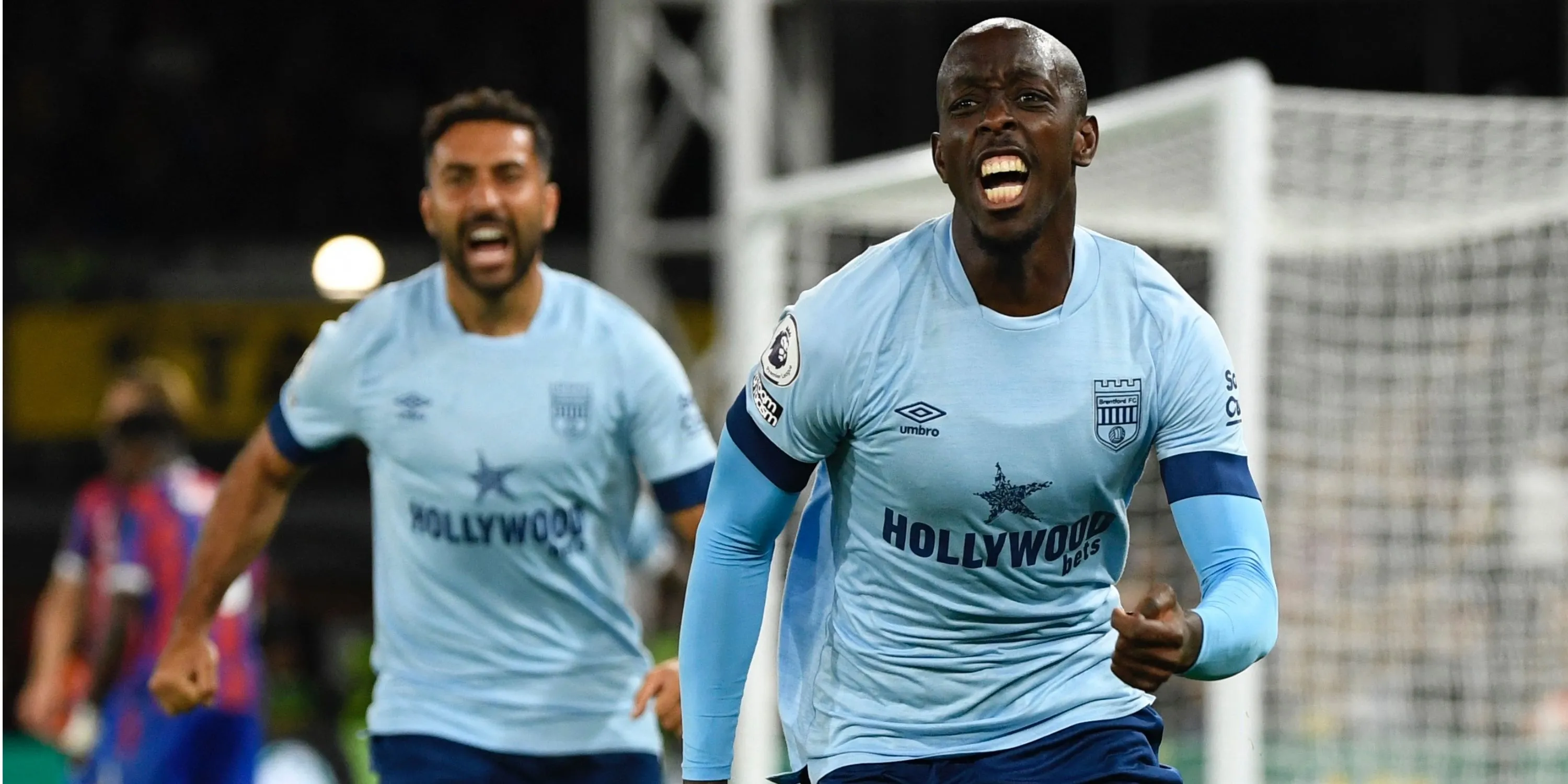 Tiền đạo Yoane Wissa trong màu áo Brentford thi đấu tại Premier League