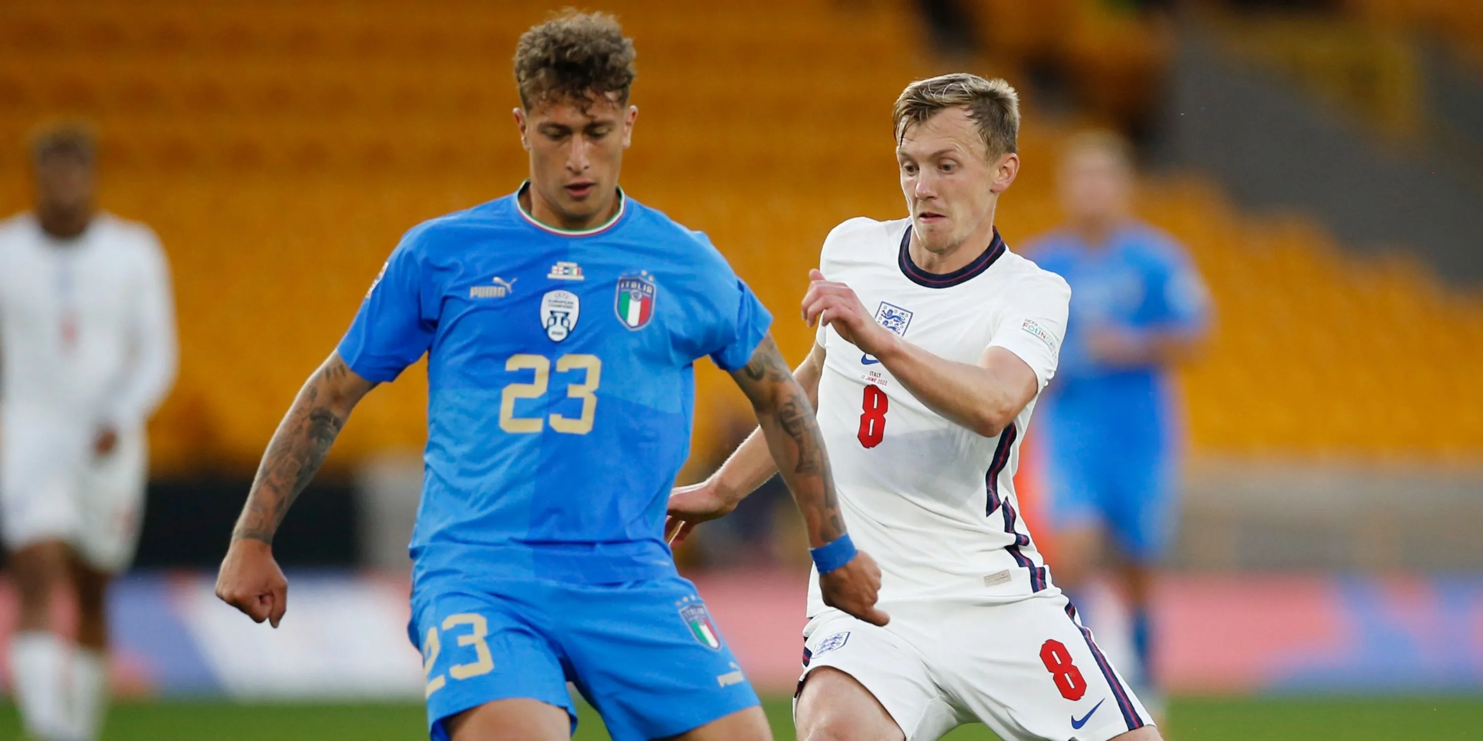 Tiền vệ Salvatore Esposito trong màu áo đội tuyển Italia.