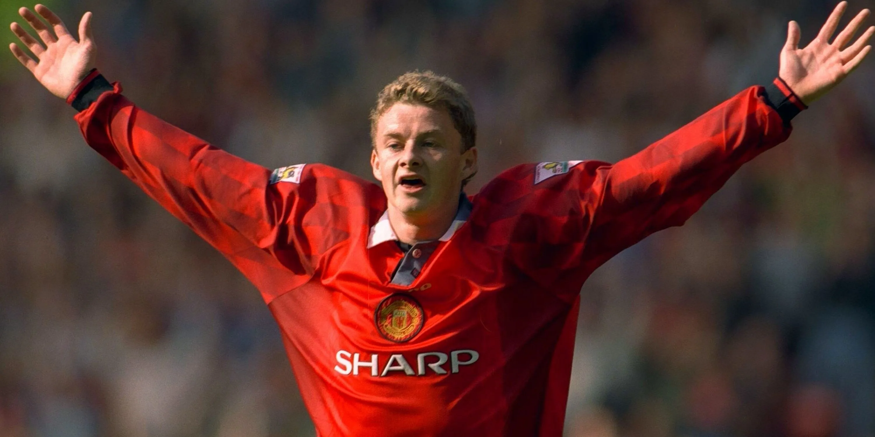 Ole Gunnar Solskjaer ăn mừng bàn thắng cho Manchester United, khoảnh khắc tạo nên lịch sử
