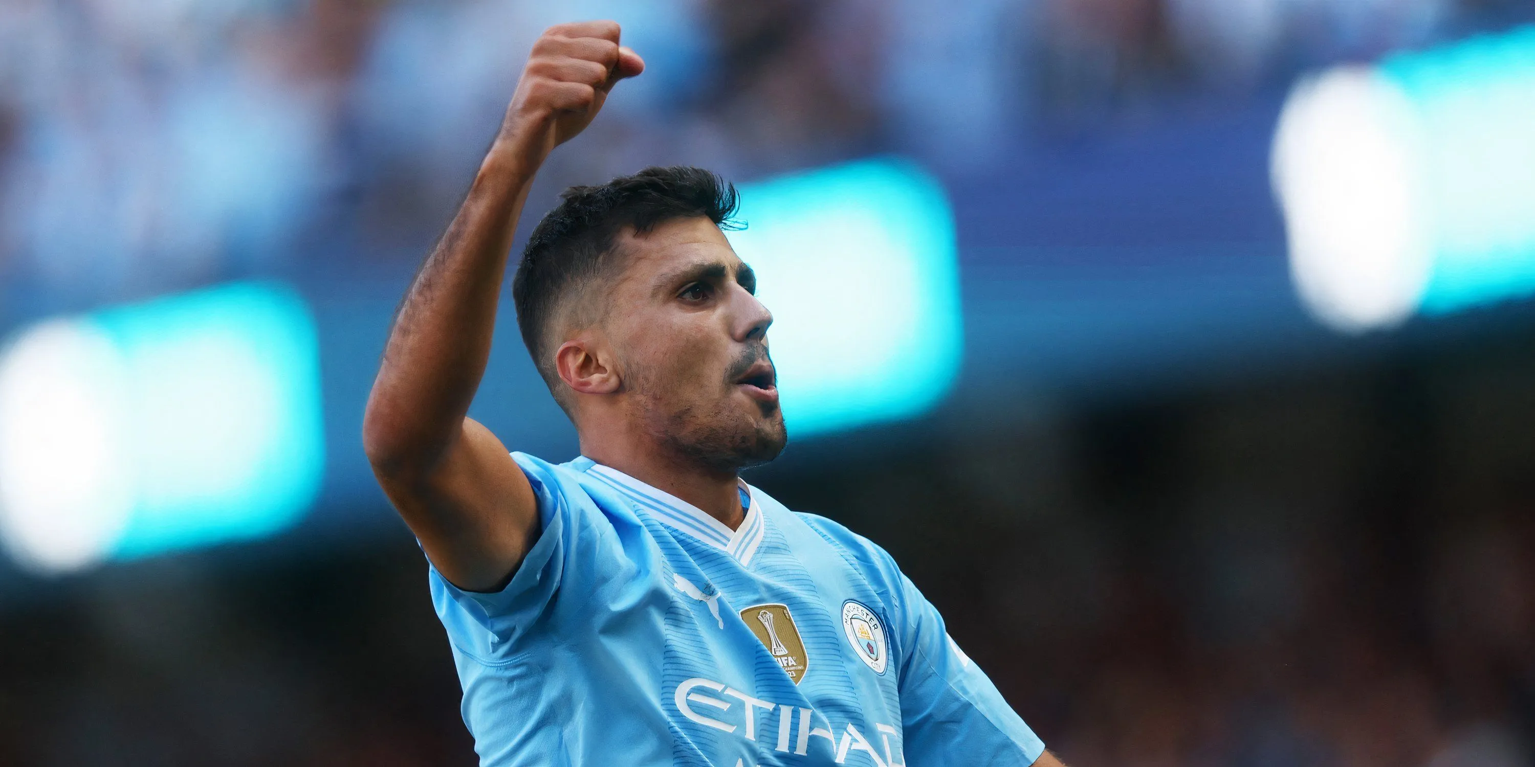 Tiền vệ Rodri của Manchester City ăn mừng bàn thắng