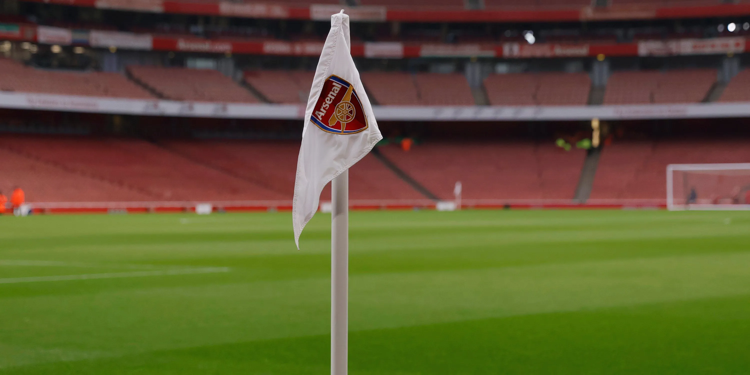 Cờ góc hình tam giác được Crystal Palace sử dụng sau khi vô địch FA Cup, biểu tượng truyền thống bóng đá Anh