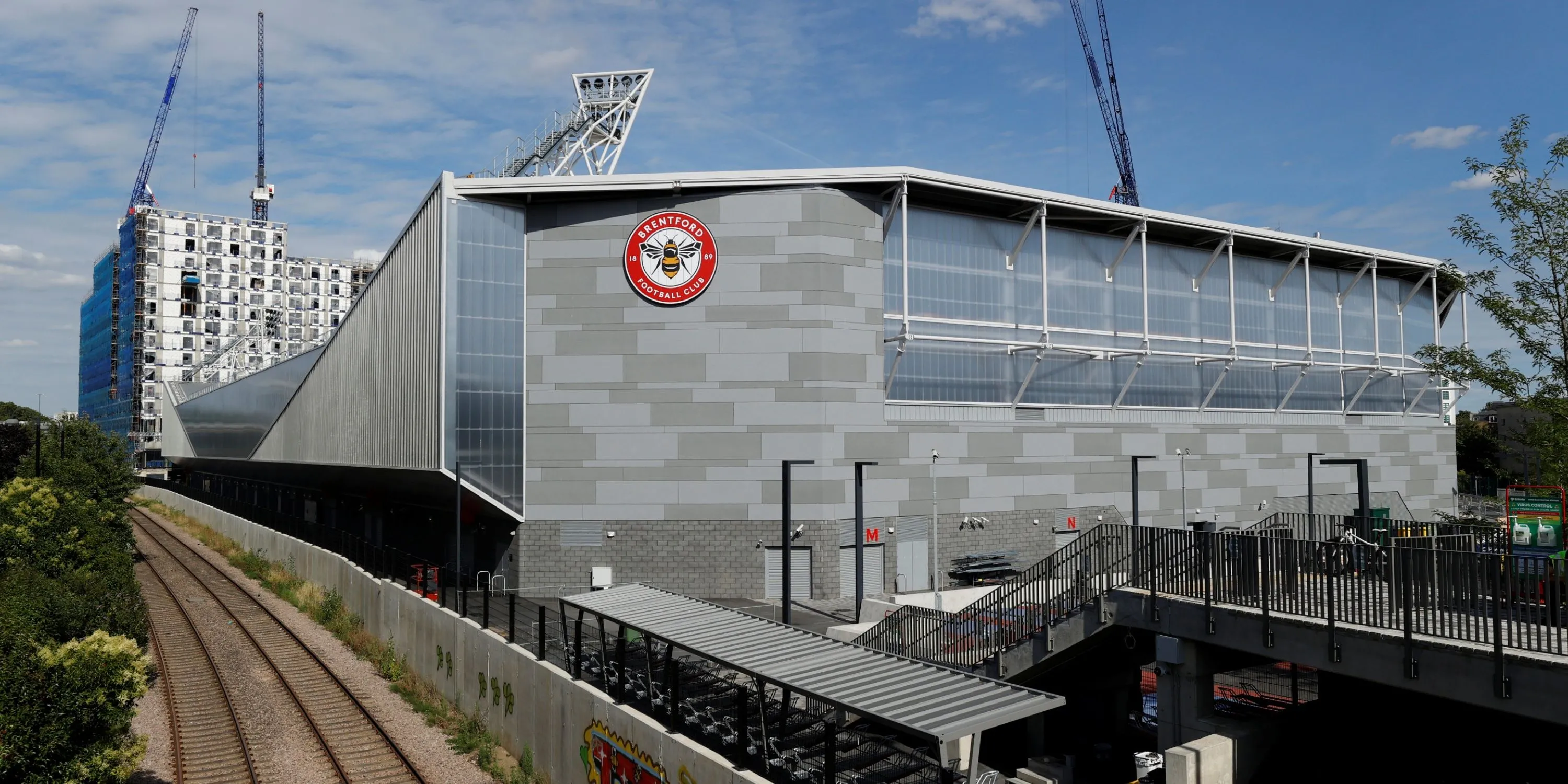 Sân Gtech Community, sân nhà của Brentford
