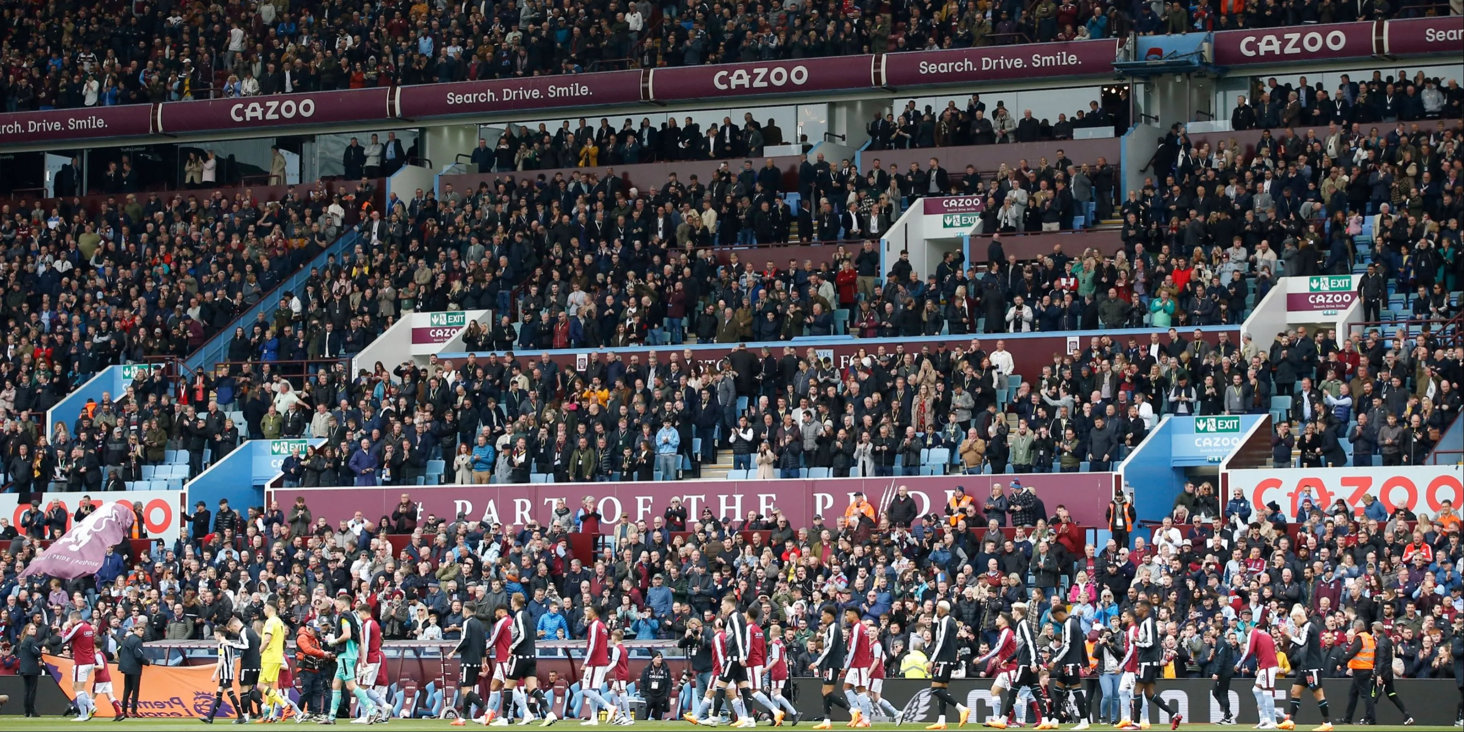 Toàn cảnh sân vận động Villa Park