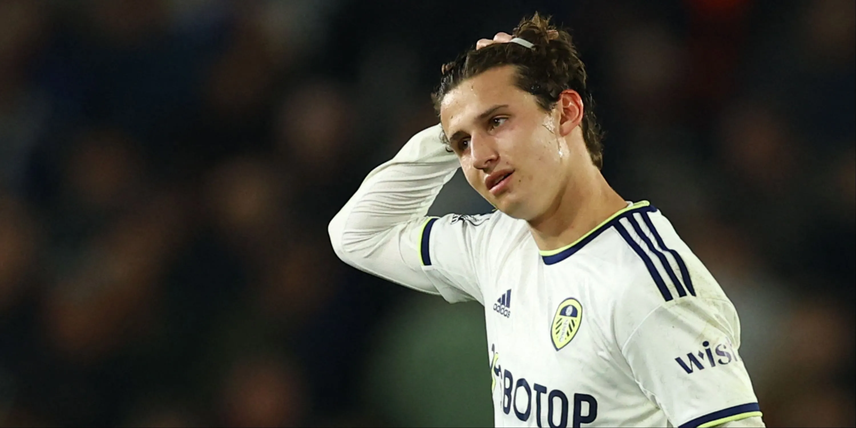 Aaronson tại Elland Road mùa Premier League