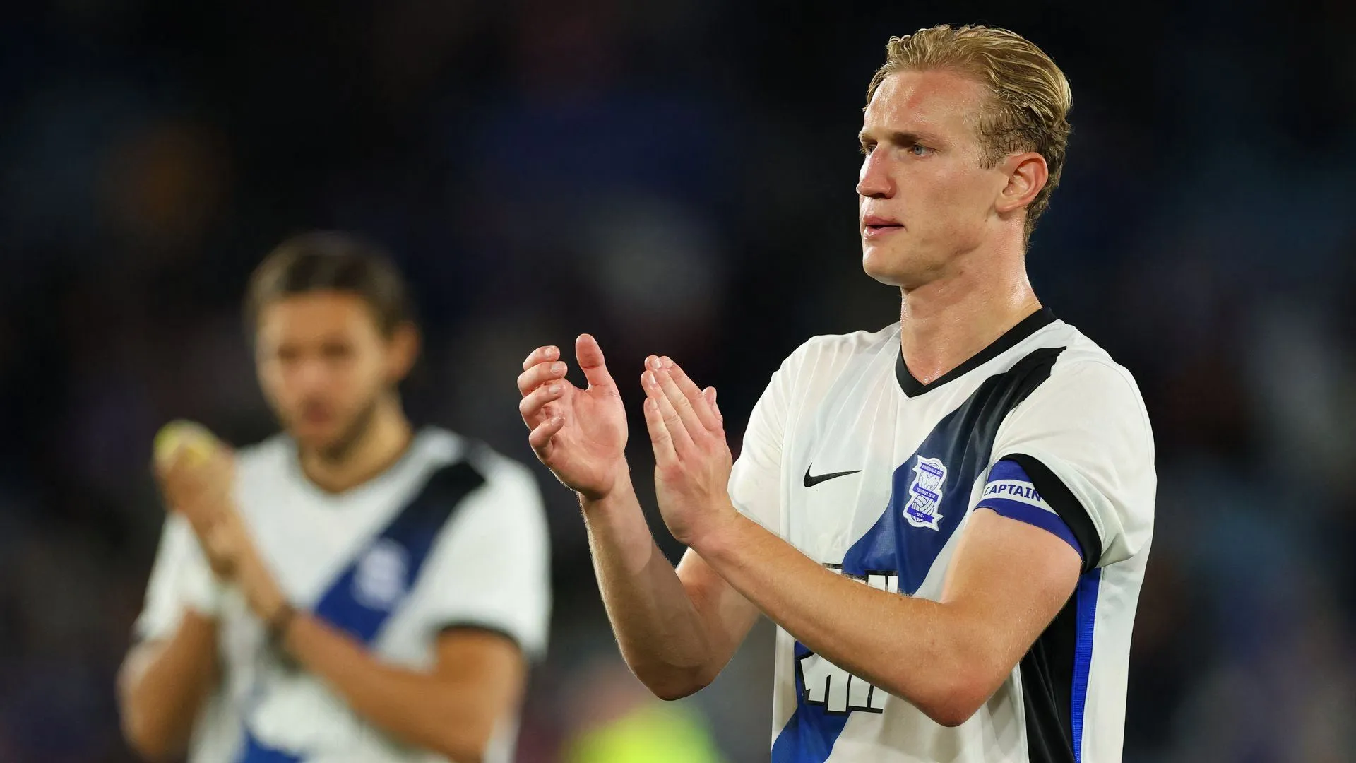 Christoph Klarer thi đấu tập trung bên cạnh Phil Neumann, biểu tượng của bộ đôi trung vệ Birmingham City cần thời gian gắn kết