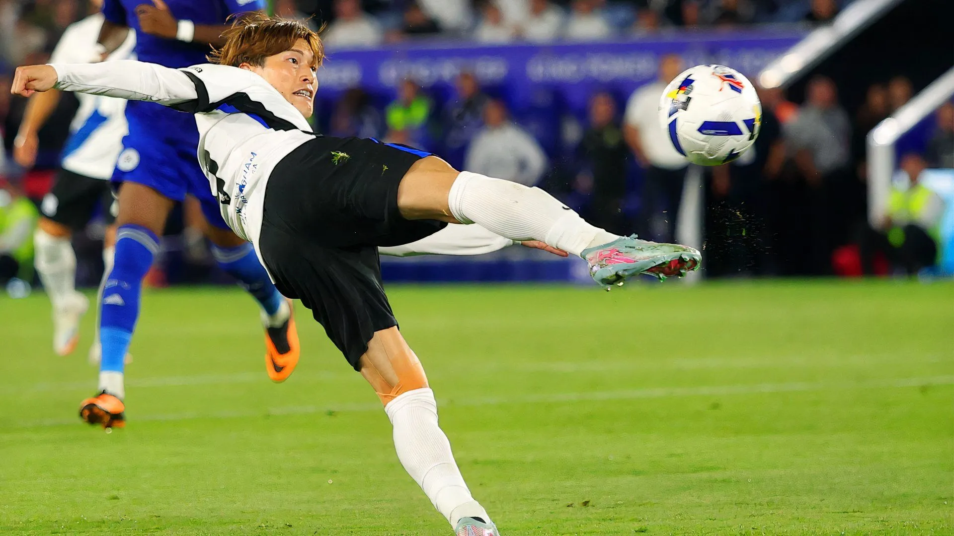 Kyogo Furuhashi trong màu áo Birmingham City trên sân khách - tiền đạo Nhật Bản chịu áp lực cạnh tranh vị trí và tìm kiếm bàn thắng đầu tiên ở Championship