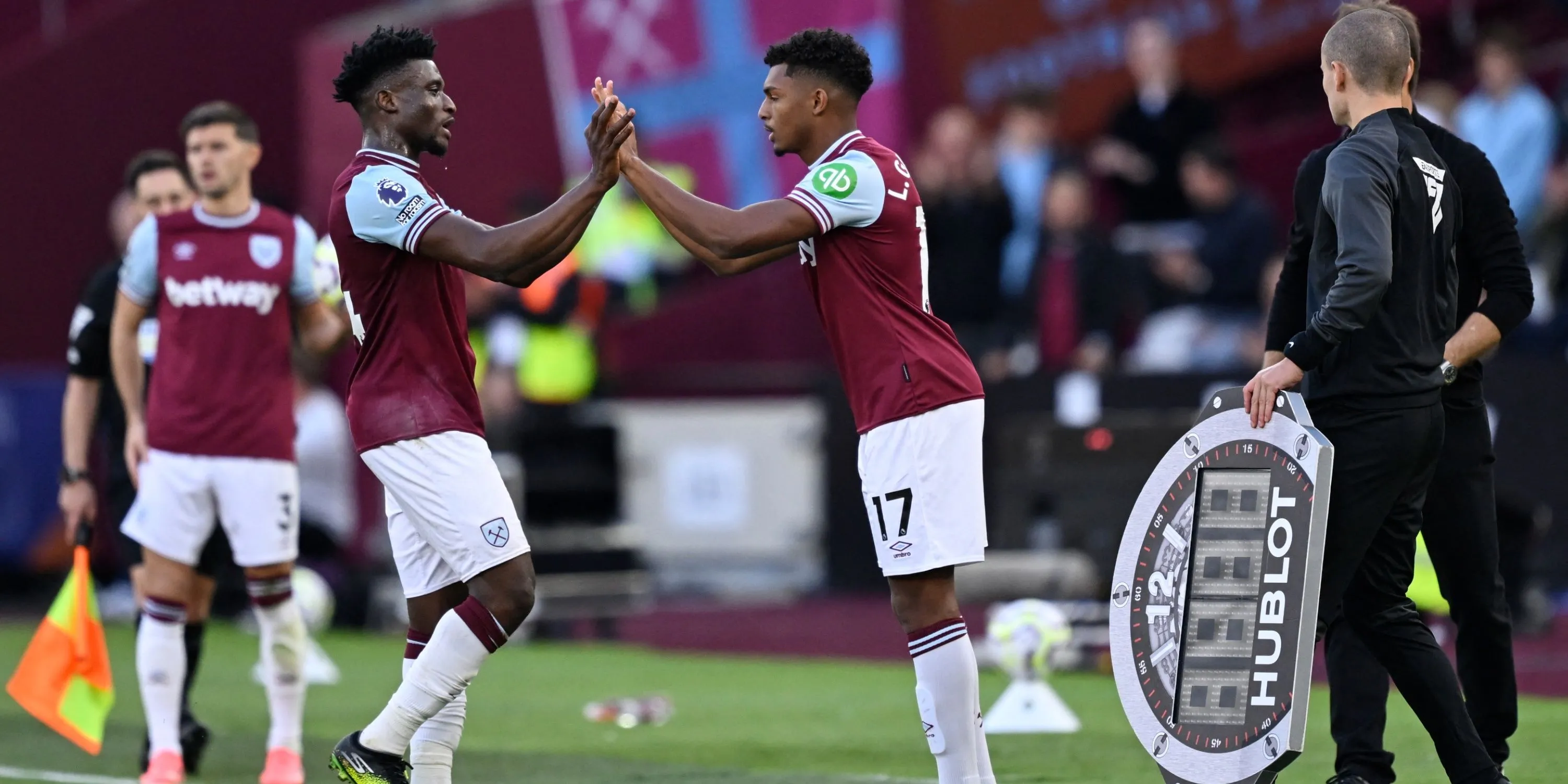 Luis Guilherme trong màu áo West Ham, tài năng trẻ có thể đá hỗ trợ hàng công