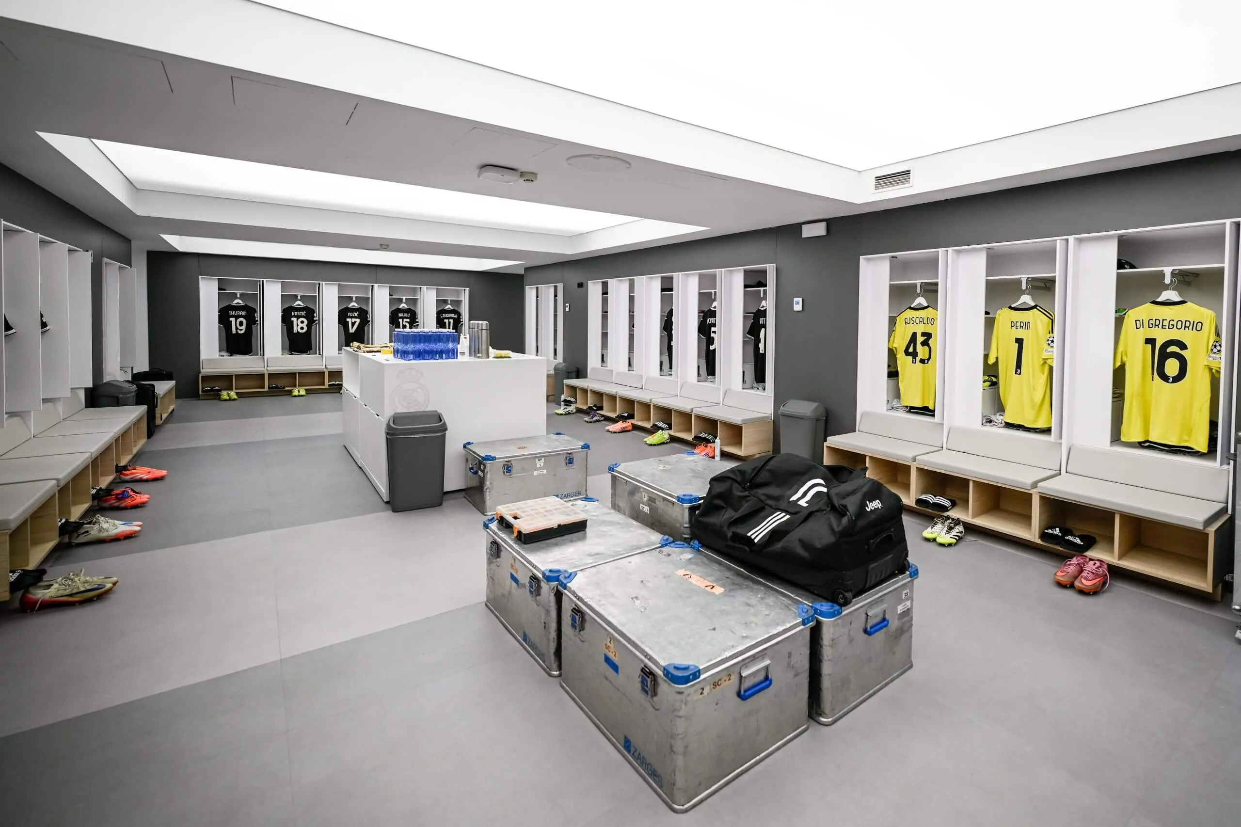 Phòng thay đồ của Juventus khi làm khách trên sân Bernabeu của Real Madrid